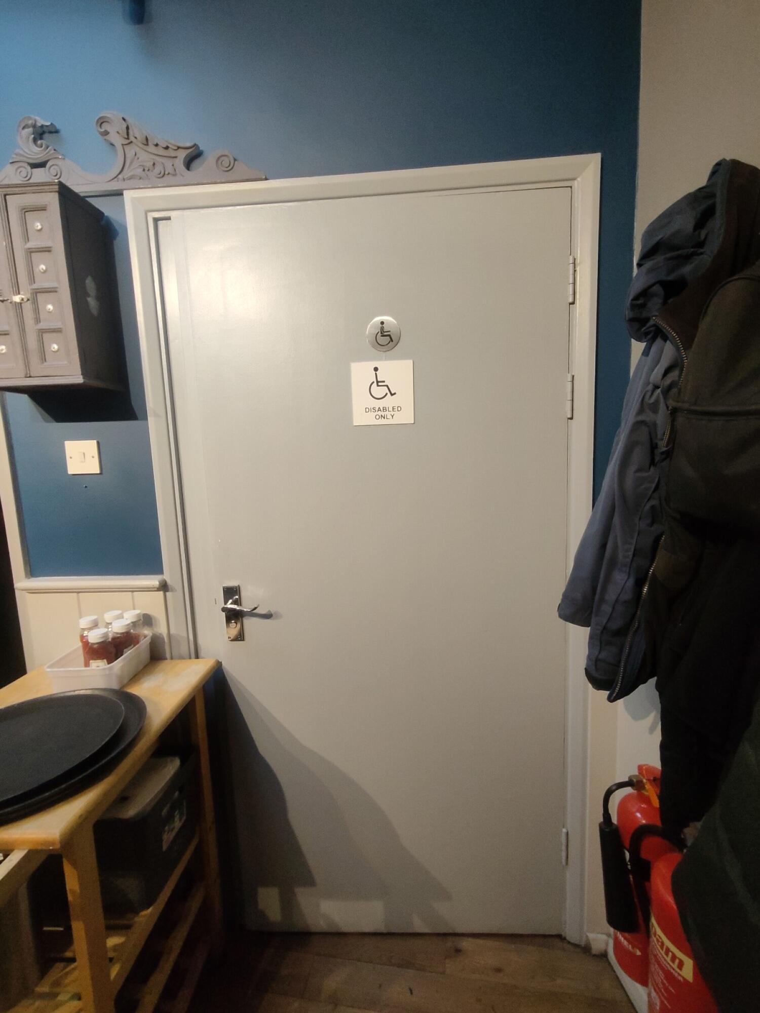 Wheelchair-accessible bathroom