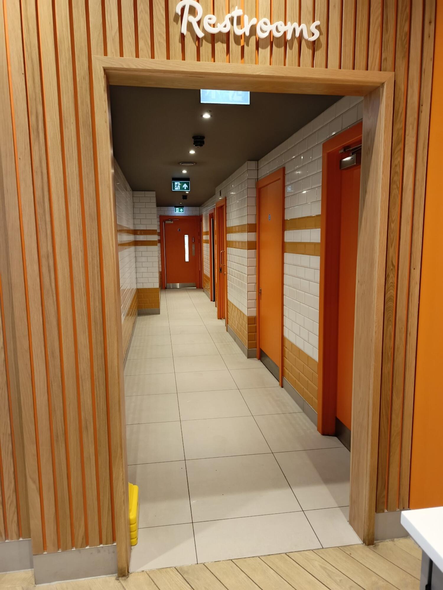 Wheelchair-accessible bathroom