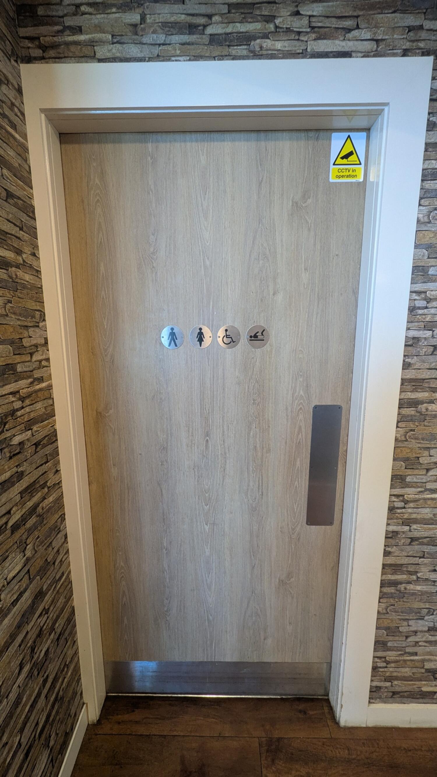 Wheelchair-accessible bathroom