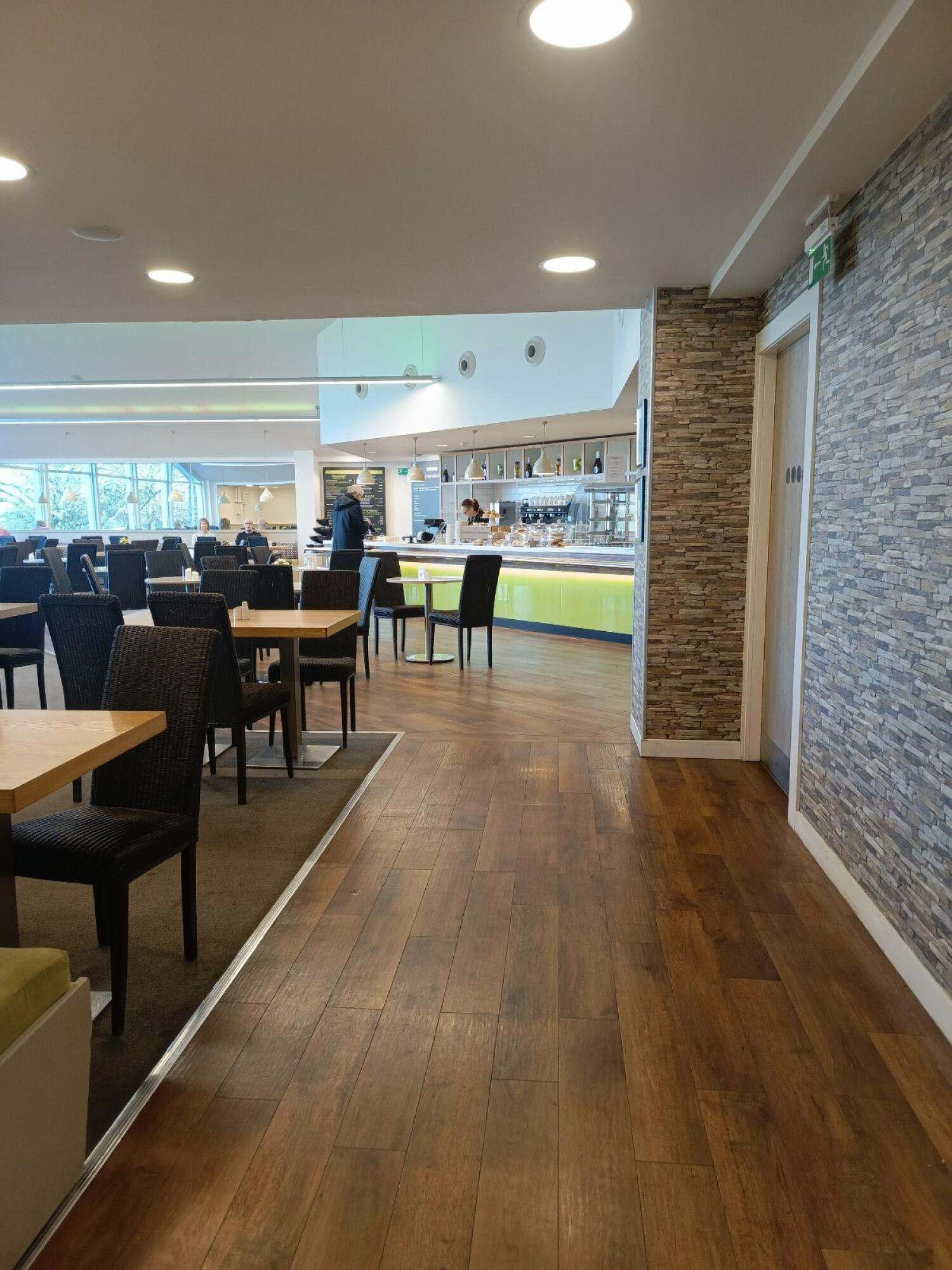 Indoor – Front space