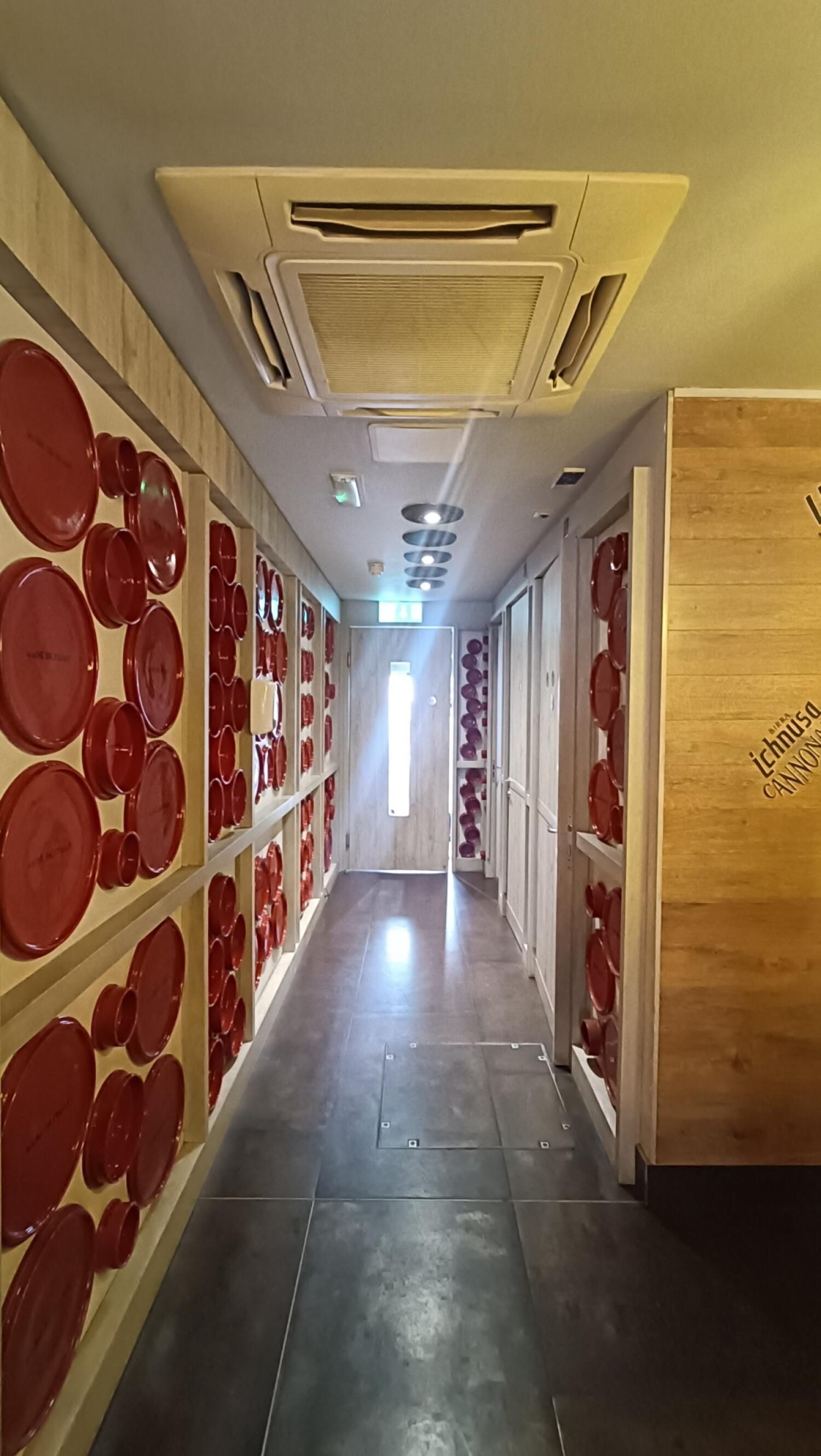 Wheelchair-accessible bathroom