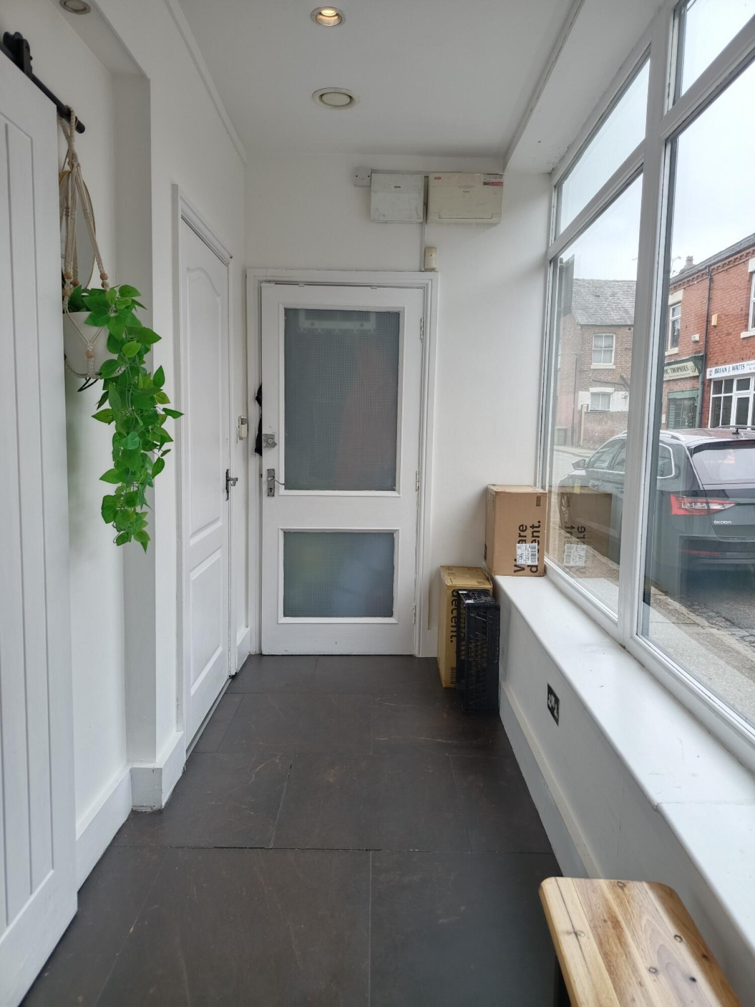 Non wheelchair-accessible bathroom