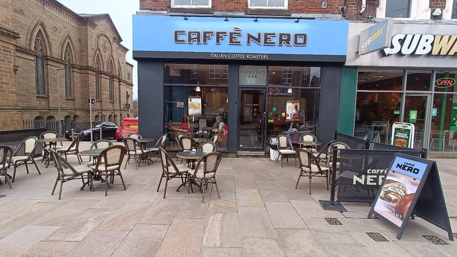 Outdoor – Front or street space