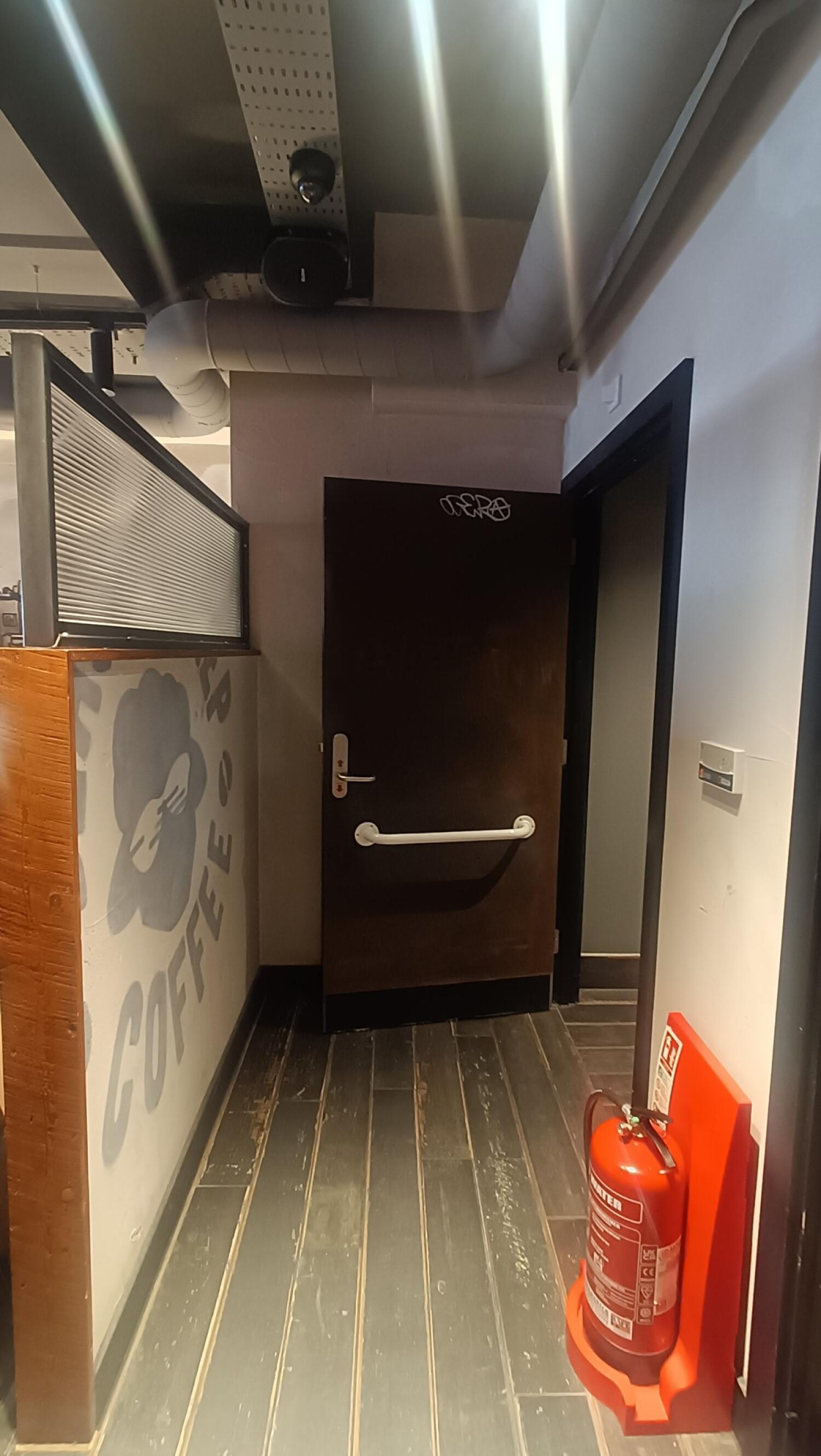 Wheelchair-accessible bathroom