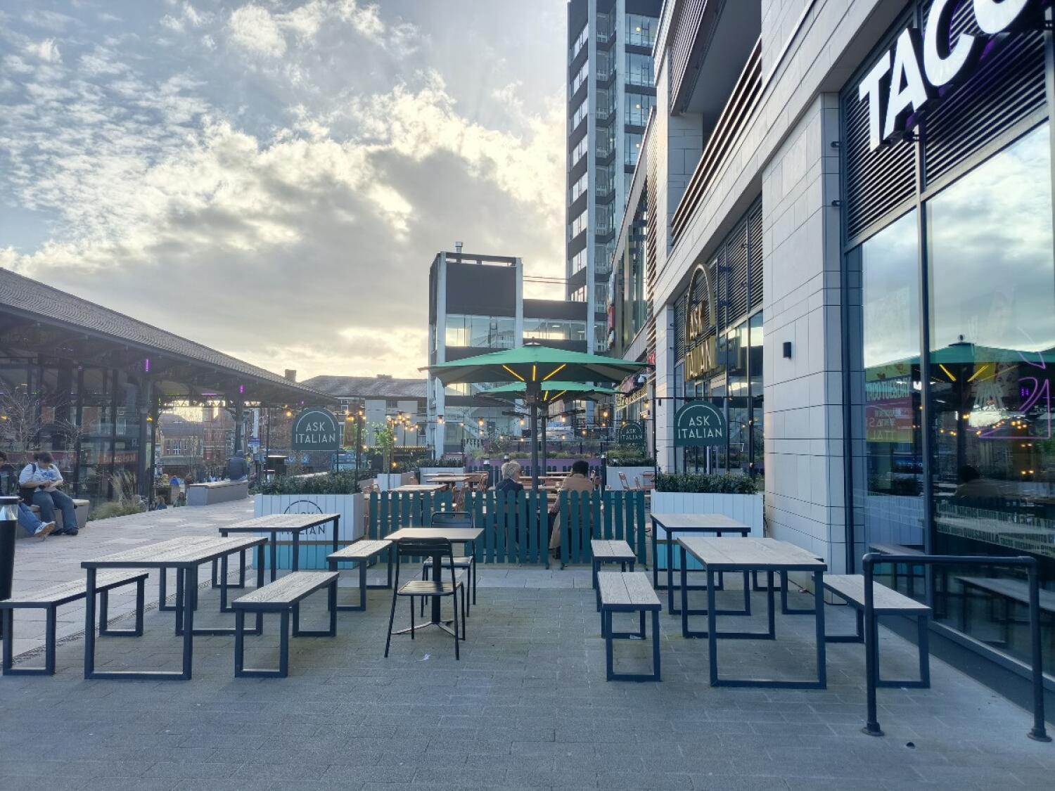 Outdoor – Front or street space