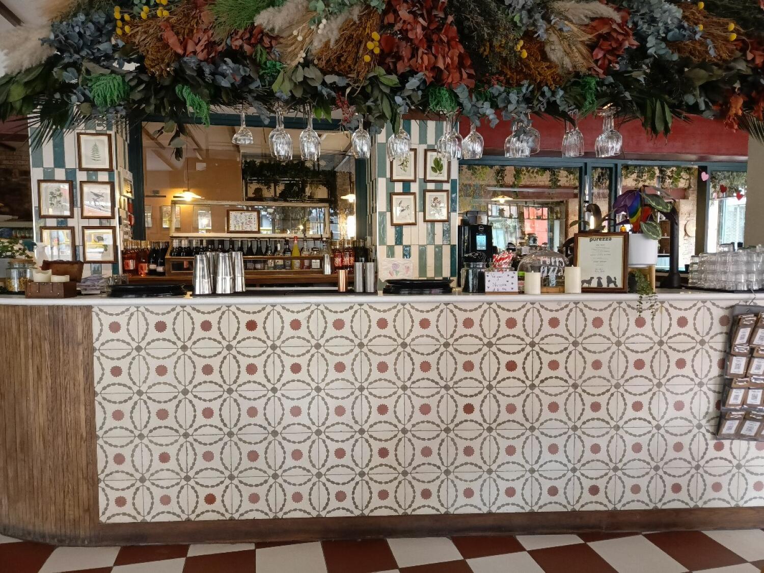 Indoor – Front space
