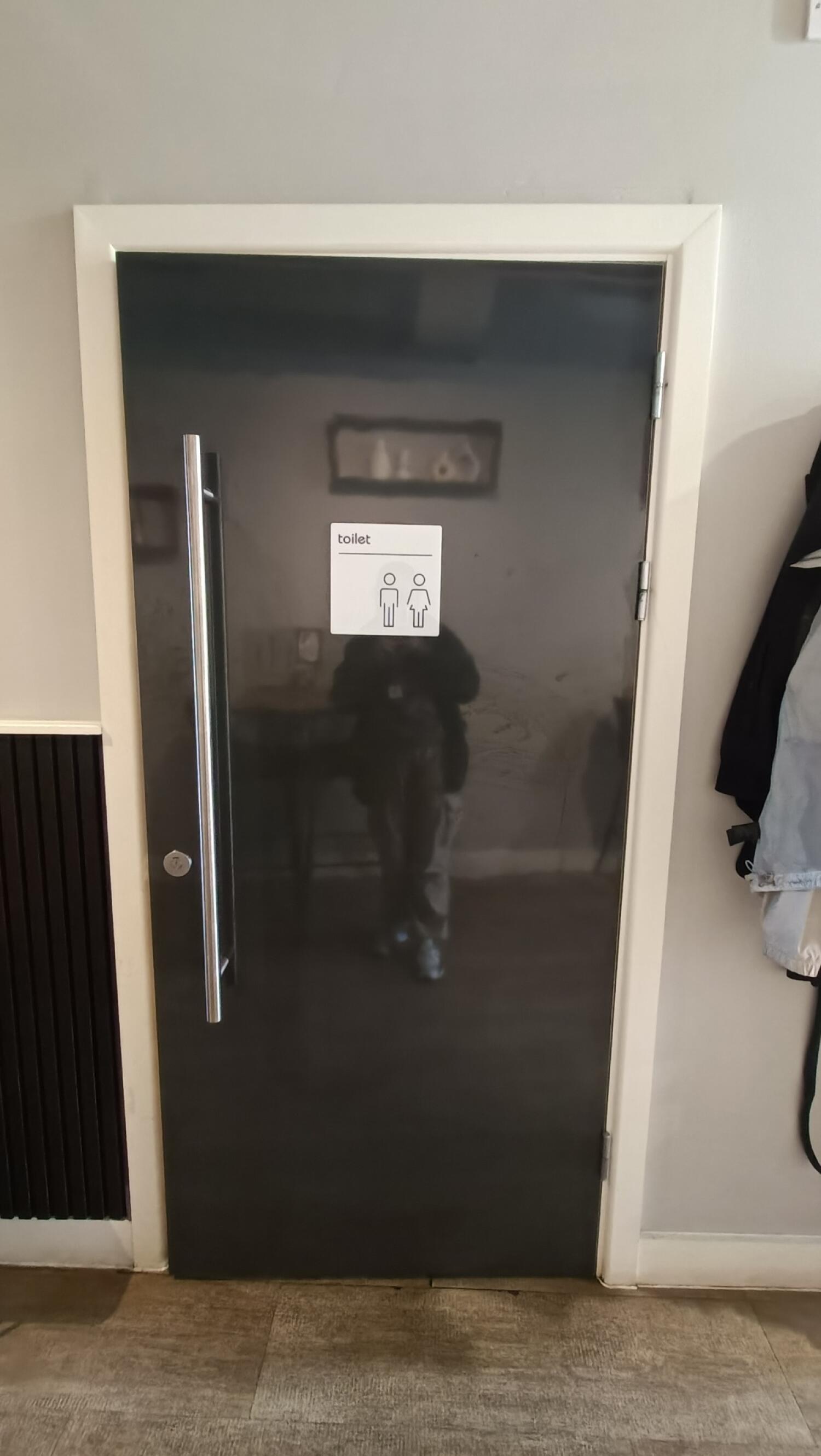Wheelchair-accessible bathroom