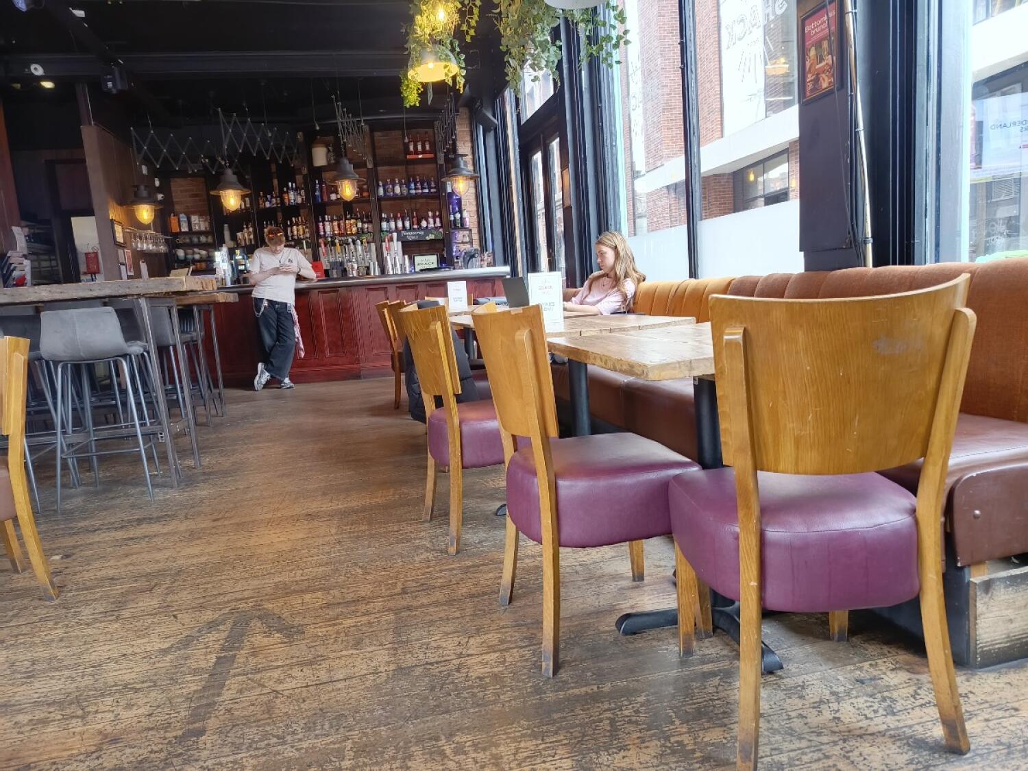 Indoor – Front space