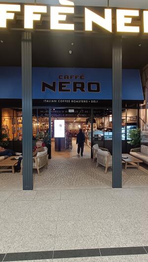 Open archway to venue.