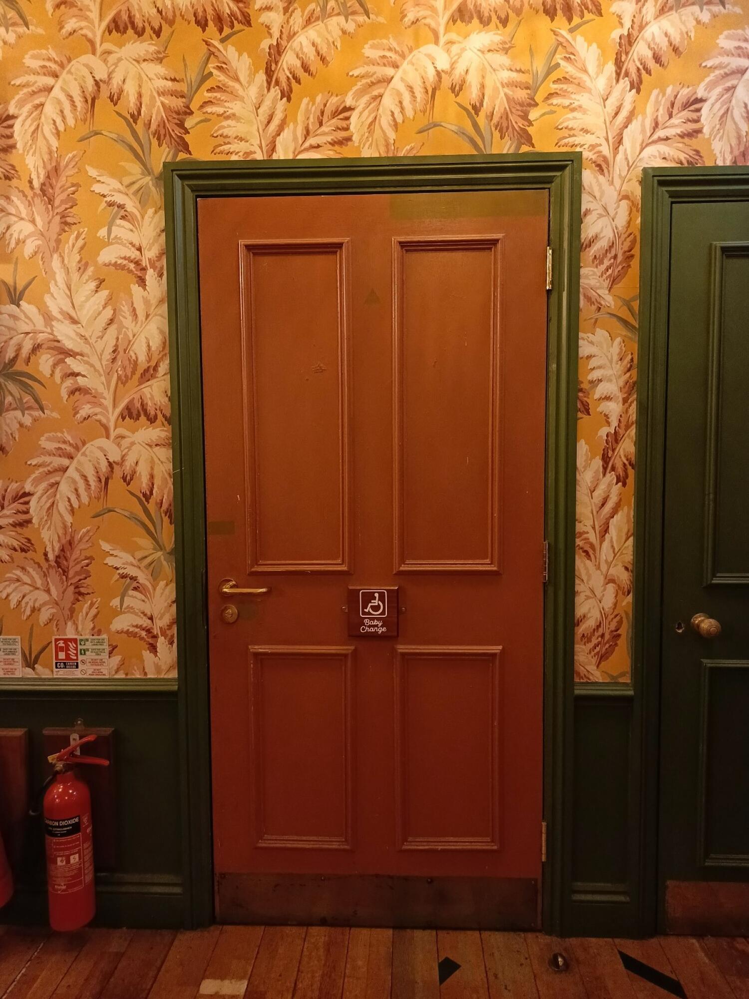 Wheelchair-accessible bathroom