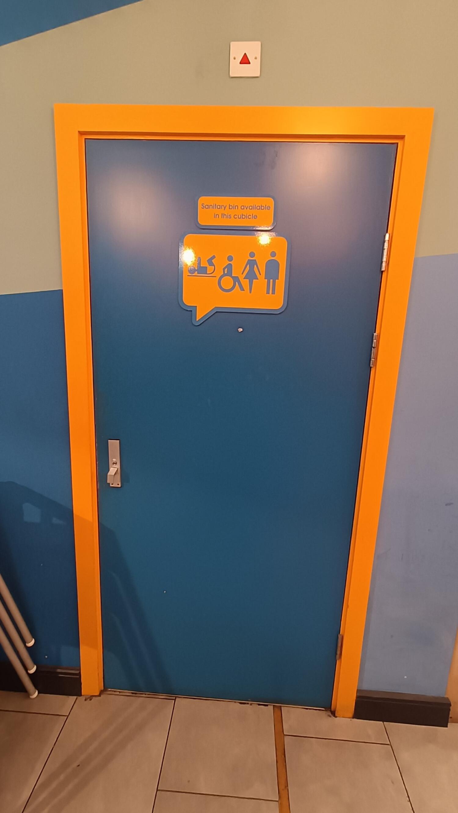 Wheelchair-accessible bathroom