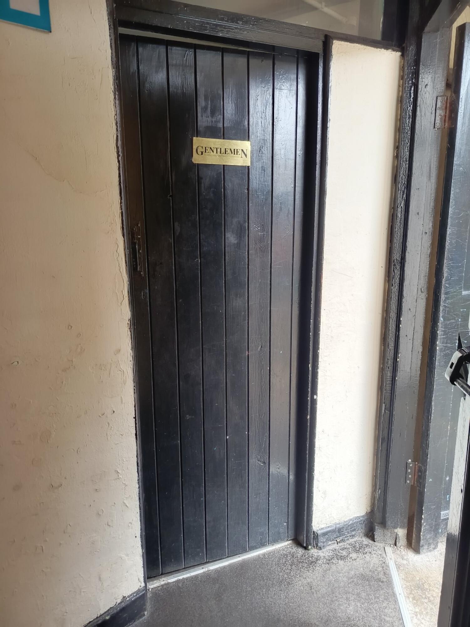 Non wheelchair-accessible bathroom