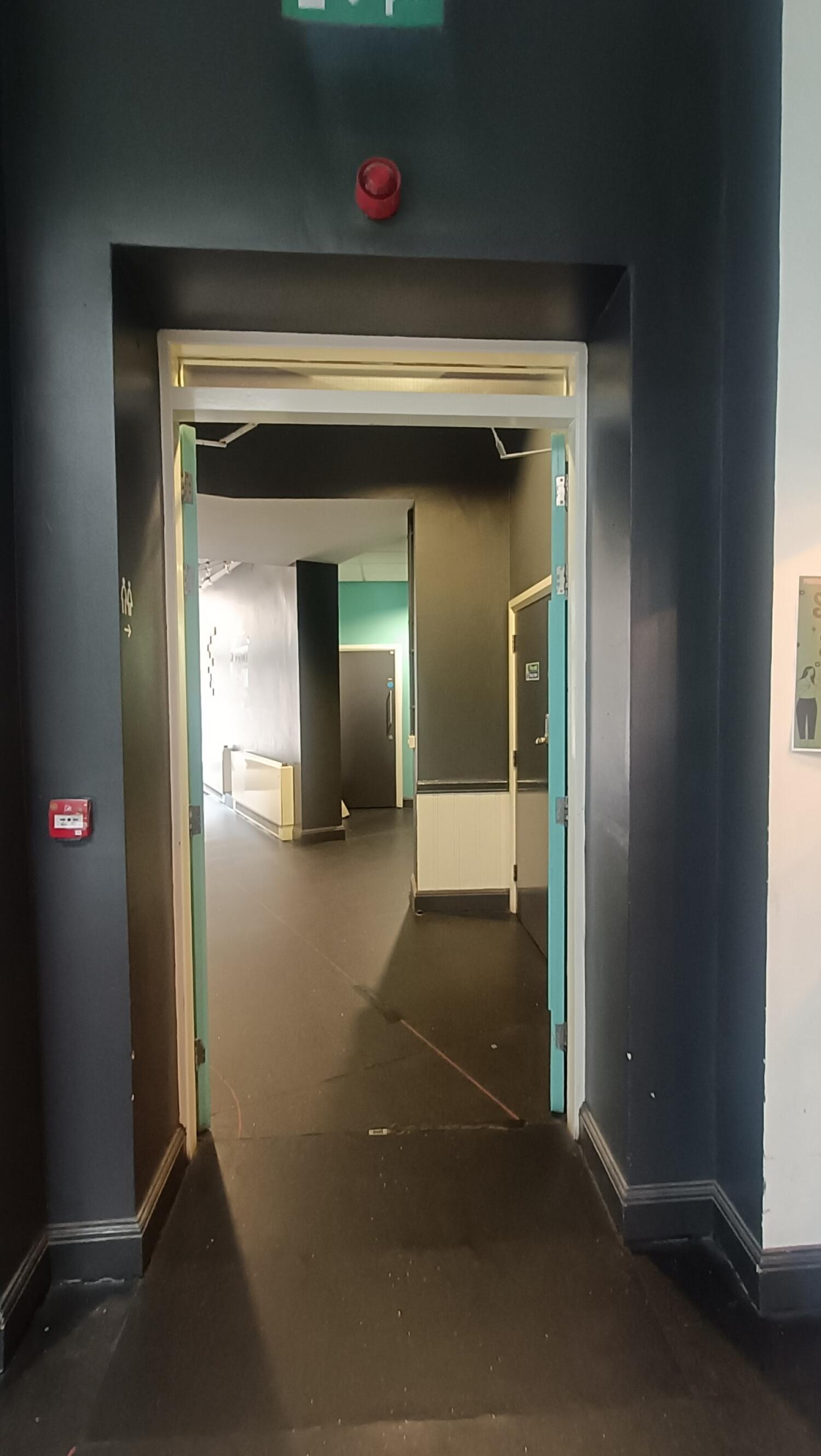 Wheelchair-accessible bathroom