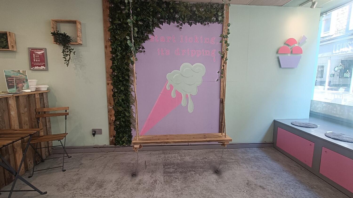 Indoor – Front space