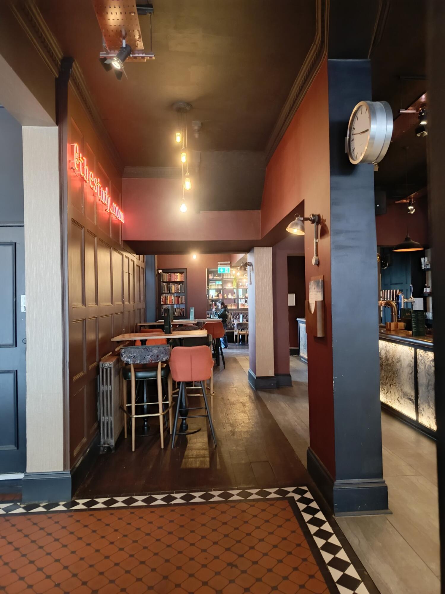 Indoor – Front space