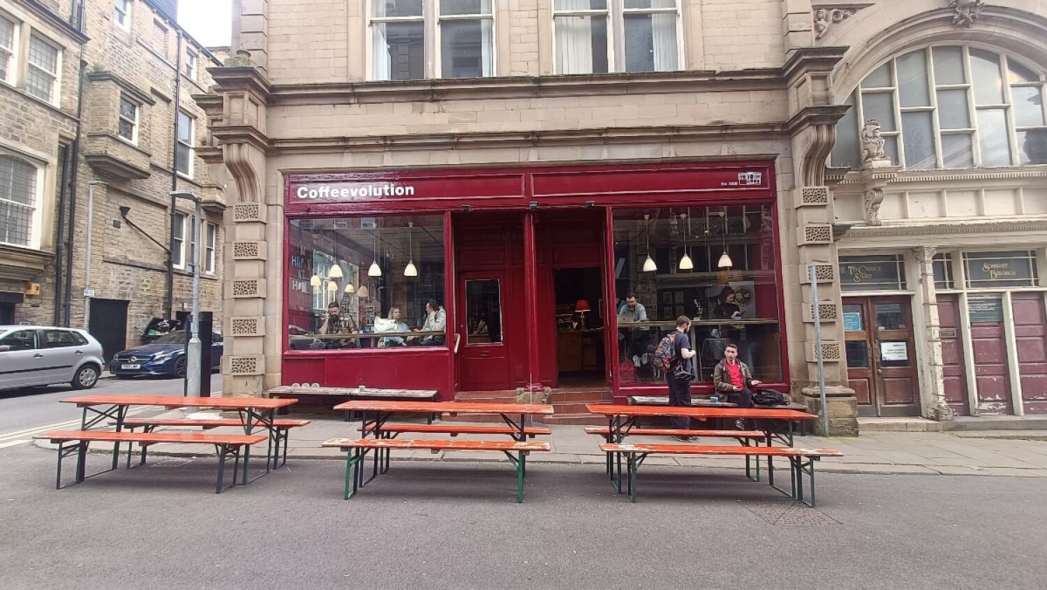 Outdoor – Front or street space