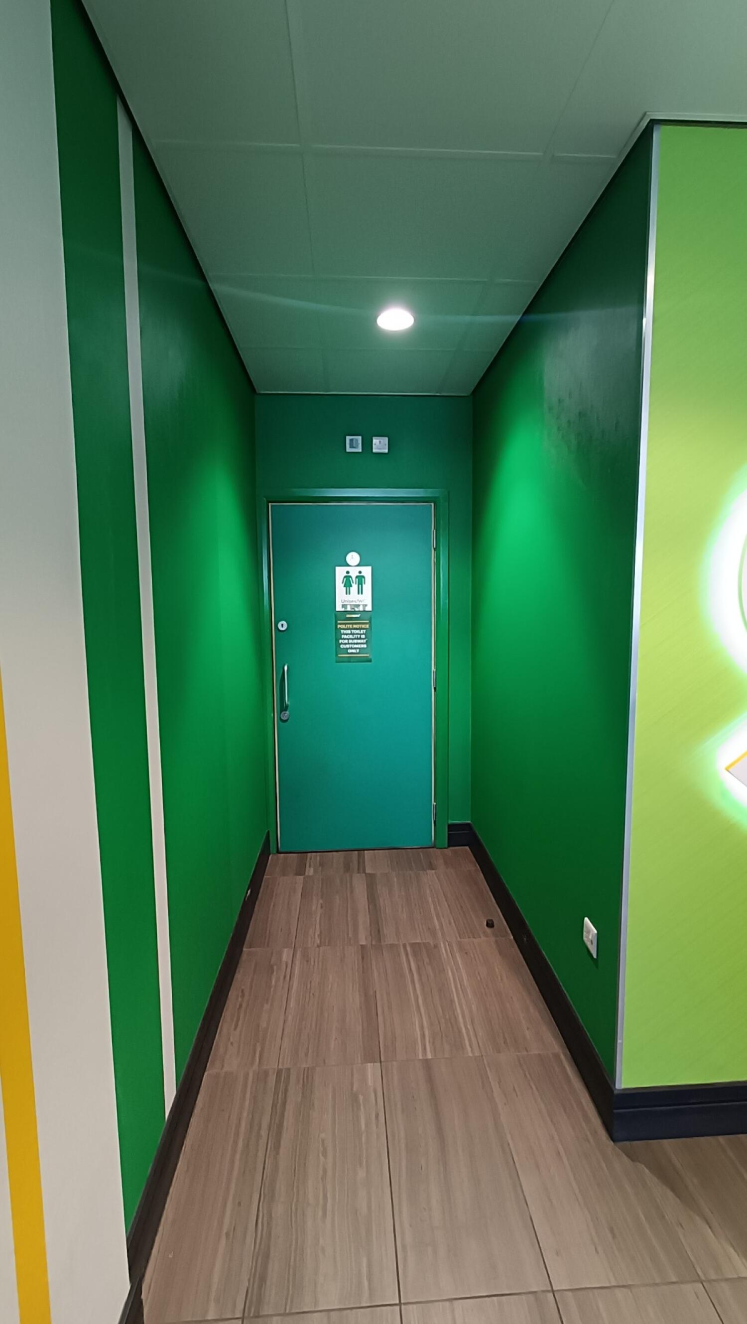 Wheelchair-accessible bathroom
