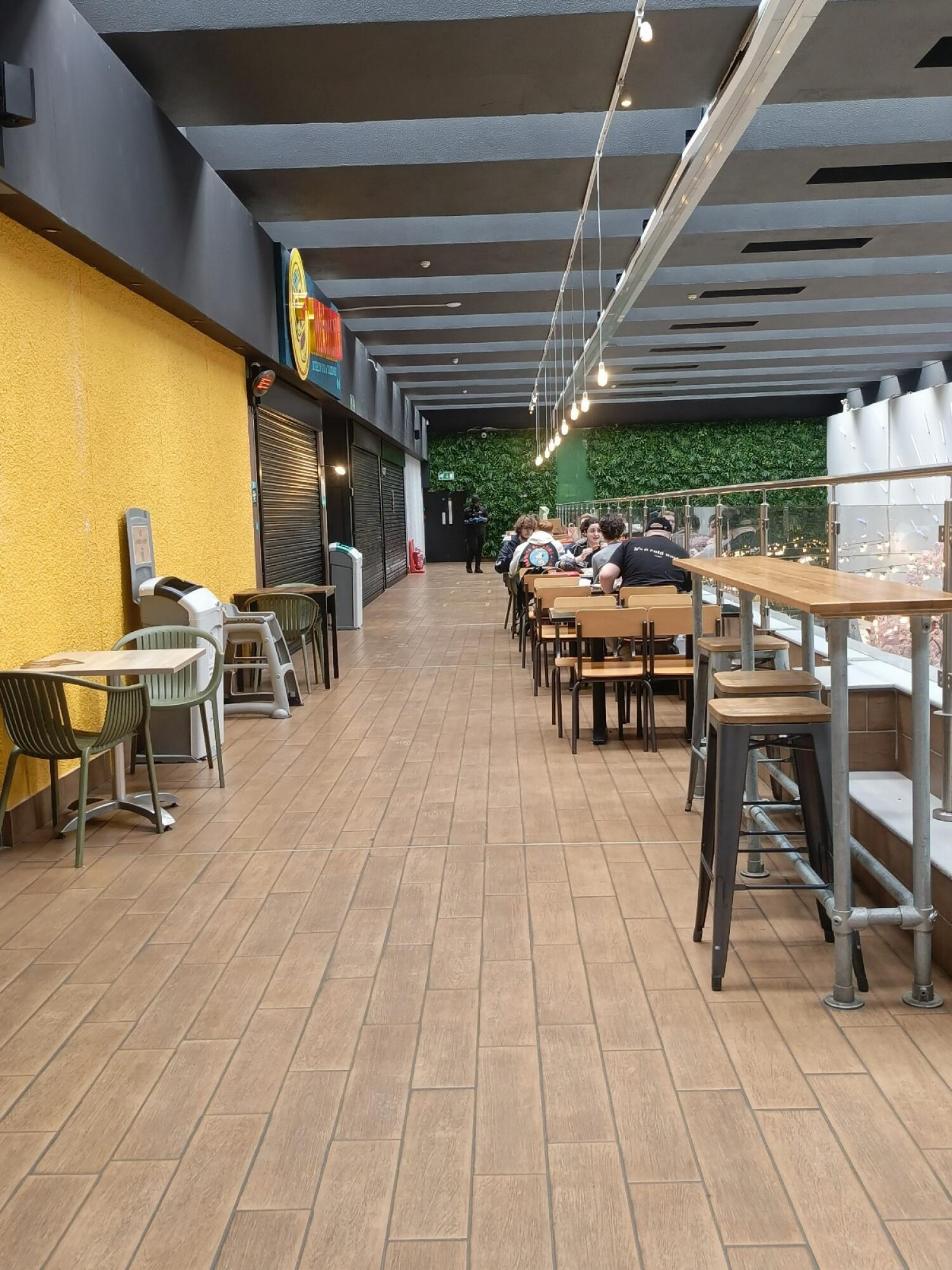 Indoor - Side space