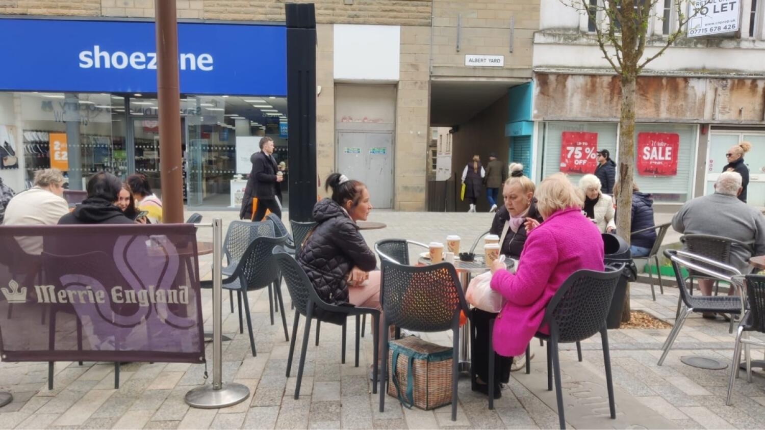 Outdoor – Front or street space