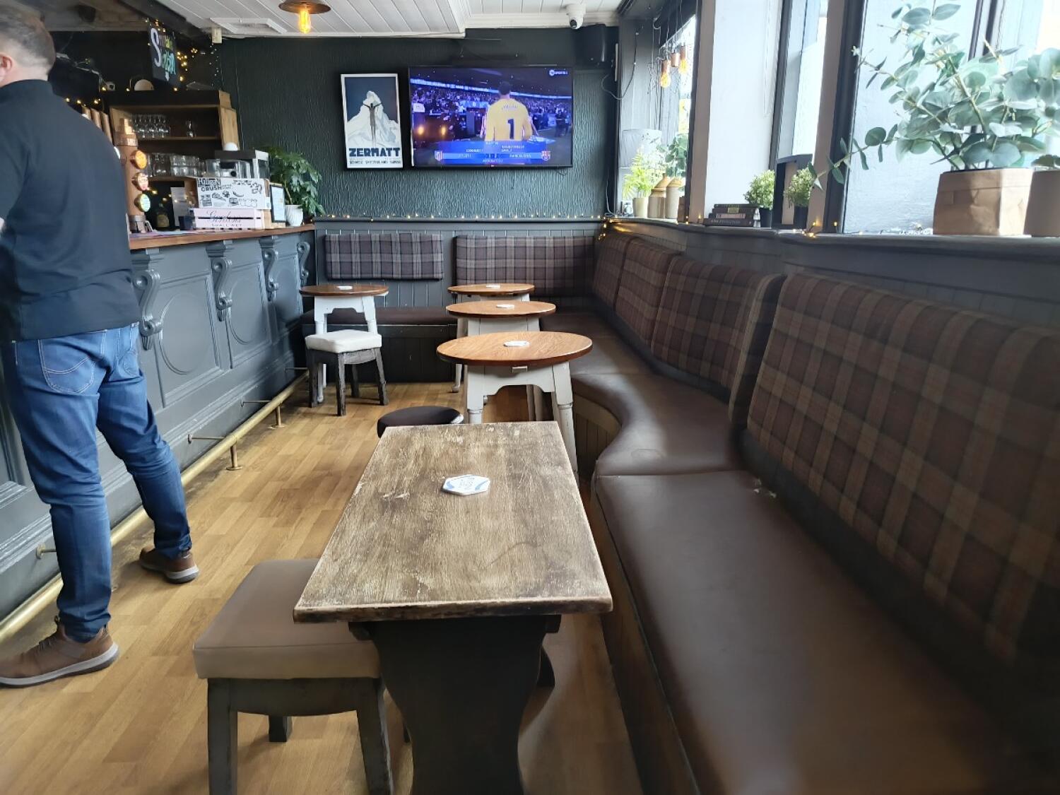 Indoor – Front space