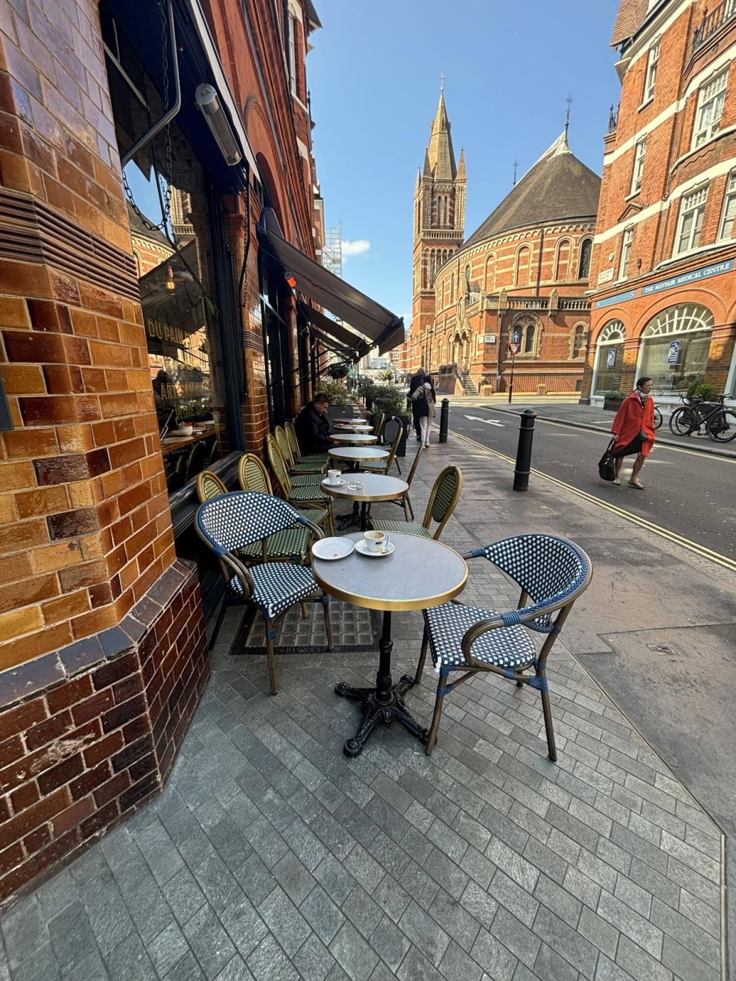 Outdoor – Front or street space