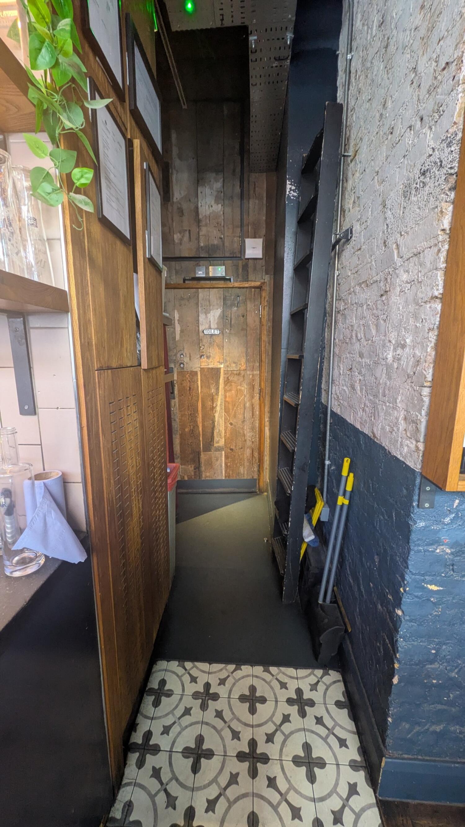 Wheelchair-accessible bathroom