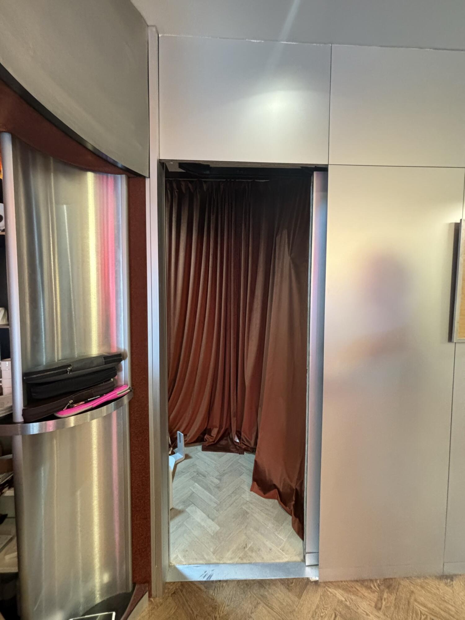 Indoor - Back space