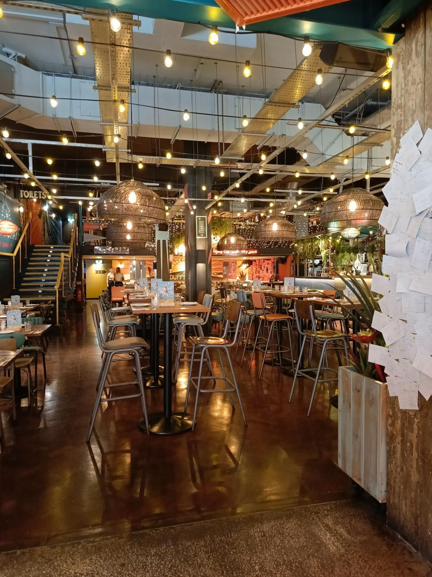Indoor - Side space