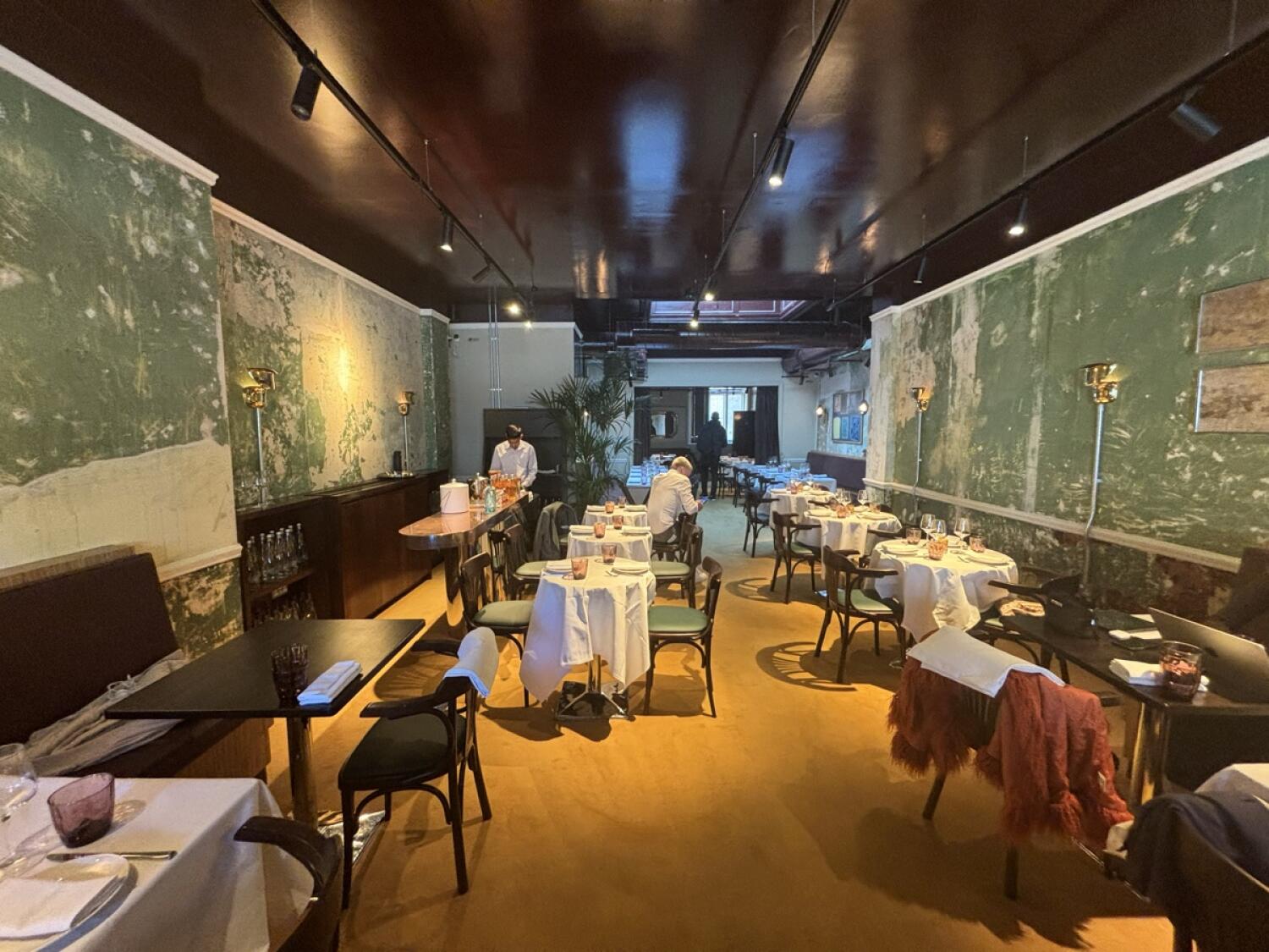 Indoor – Front space