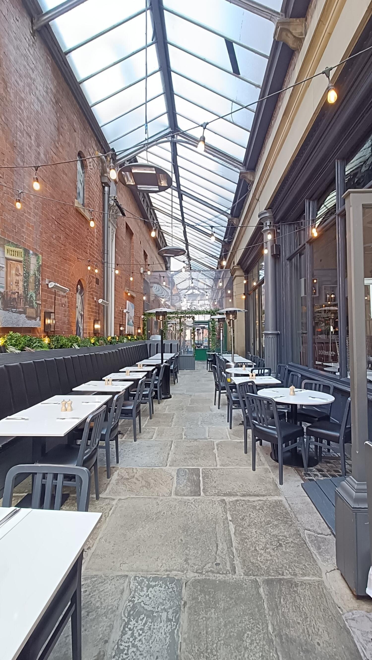 Indoor – Front space