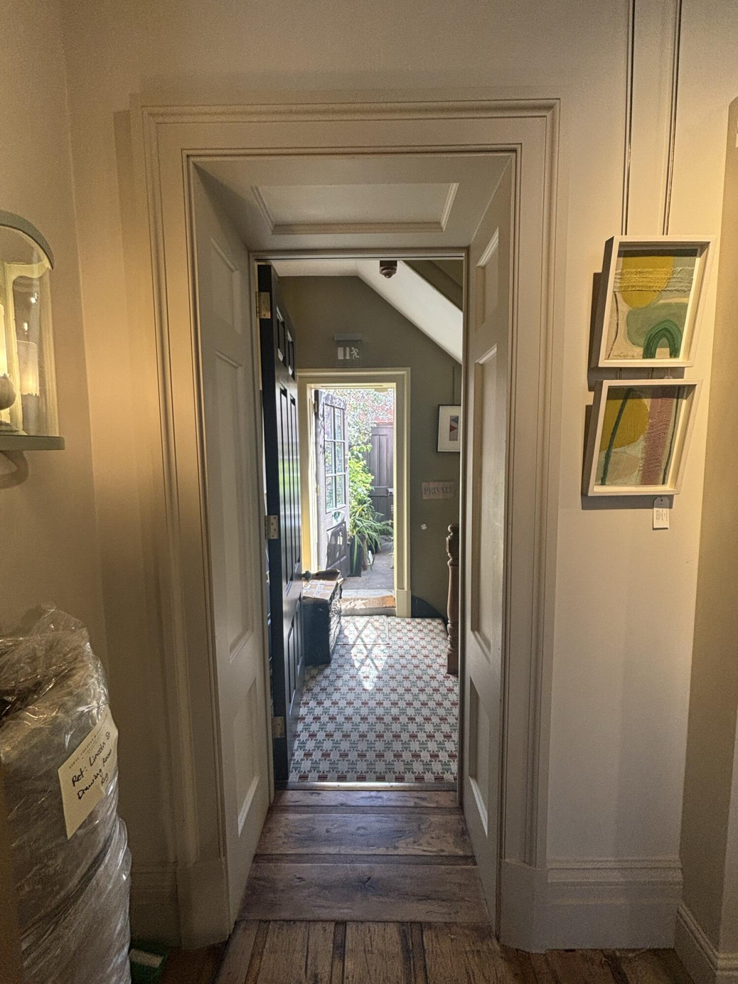 Non wheelchair-accessible bathroom