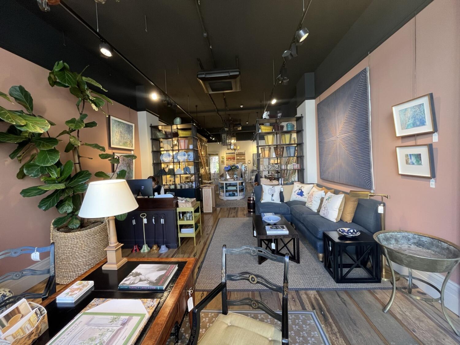 Indoor – Front space