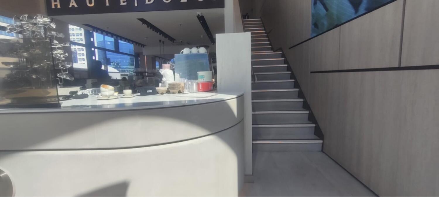 Indoor – Front space