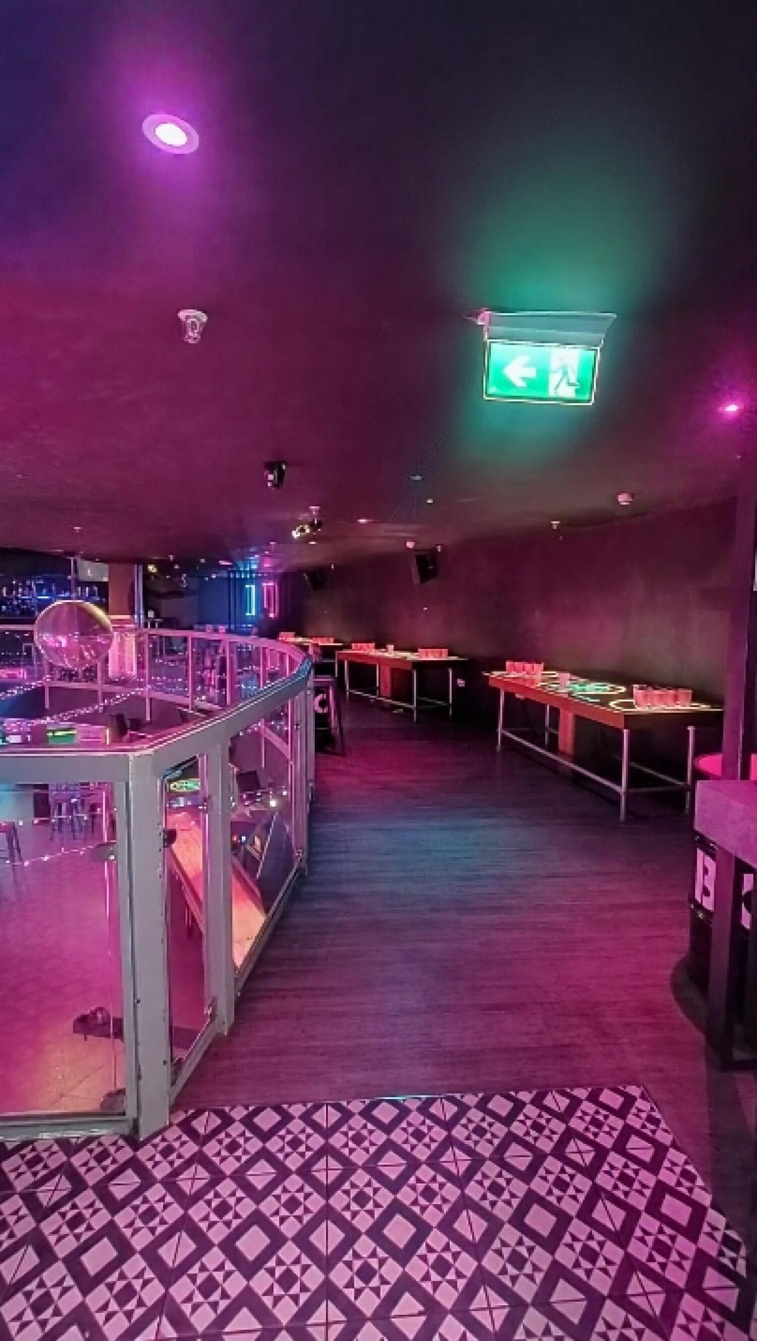 Indoor - Side space