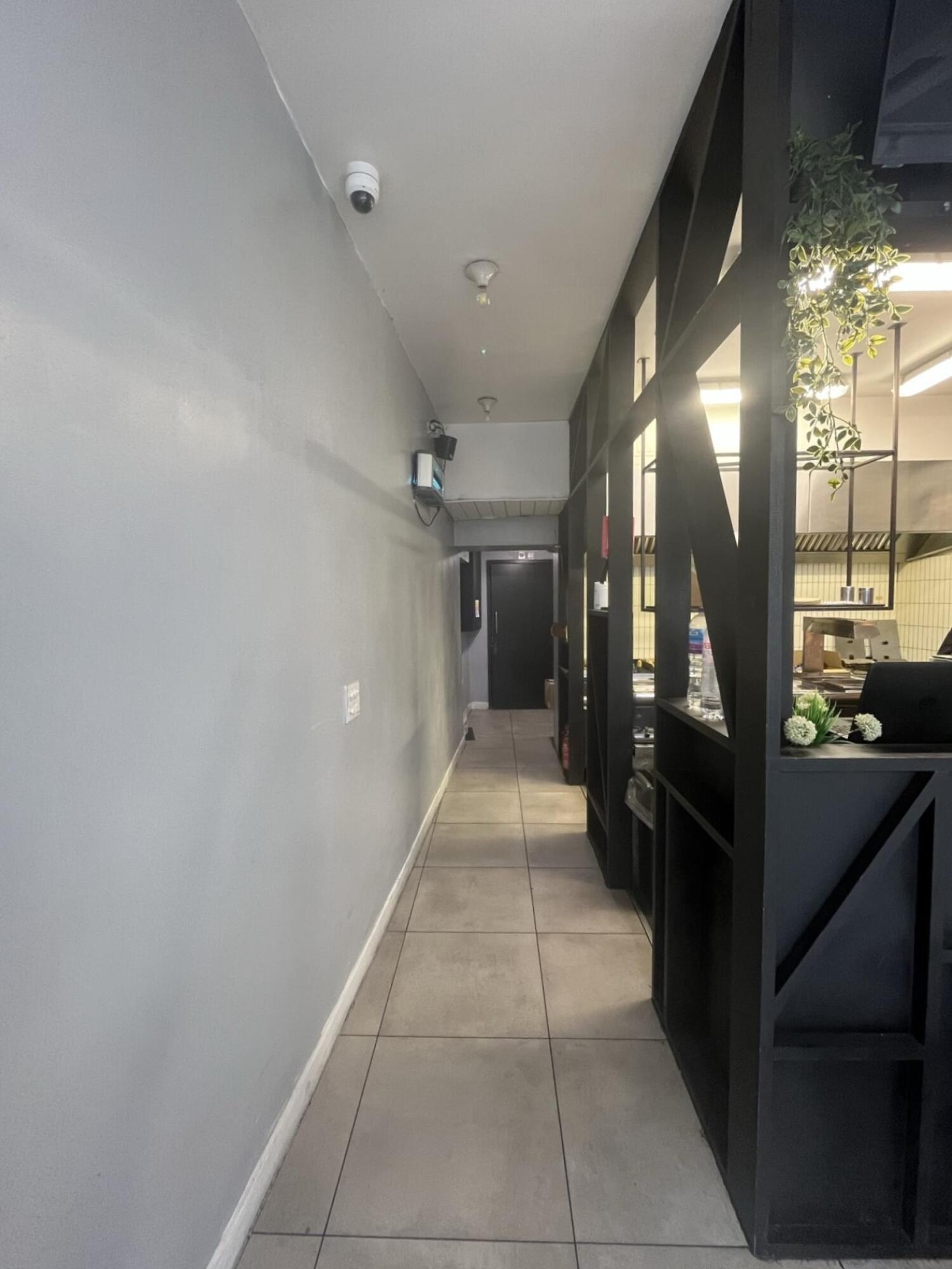 Wheelchair-accessible bathroom