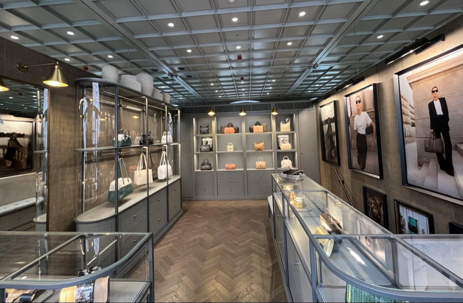Indoor – Front space