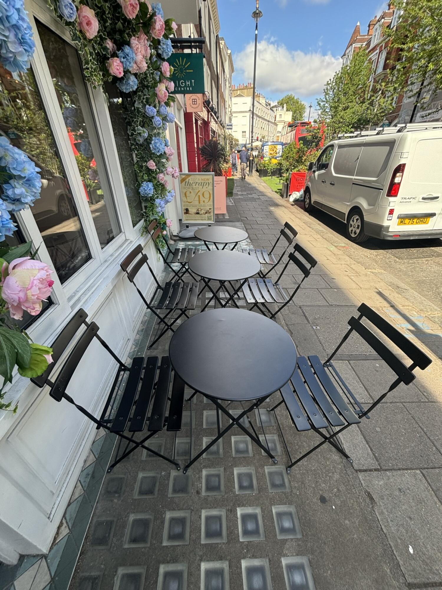 Outdoor – Front or street space