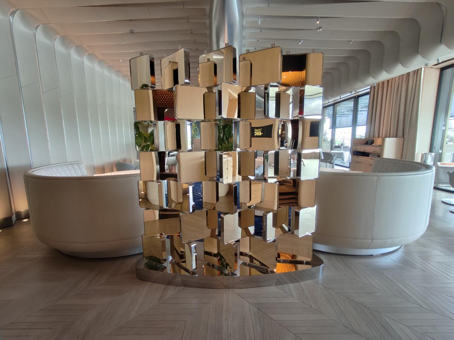 Indoor – Front space