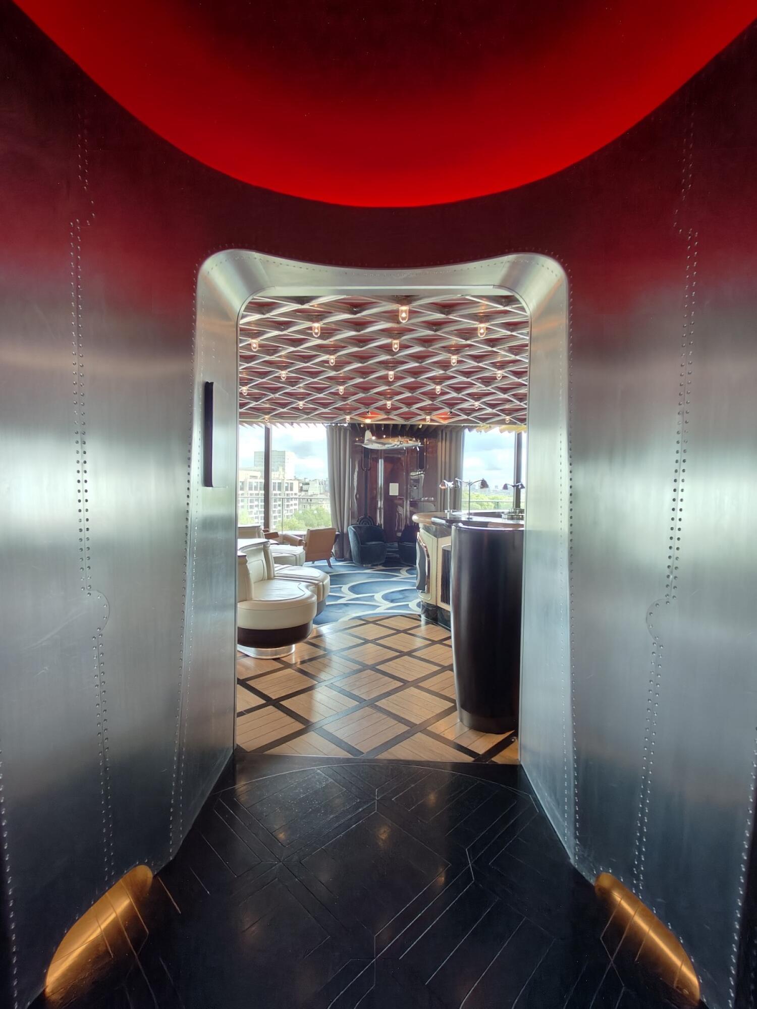 Indoor - Side space