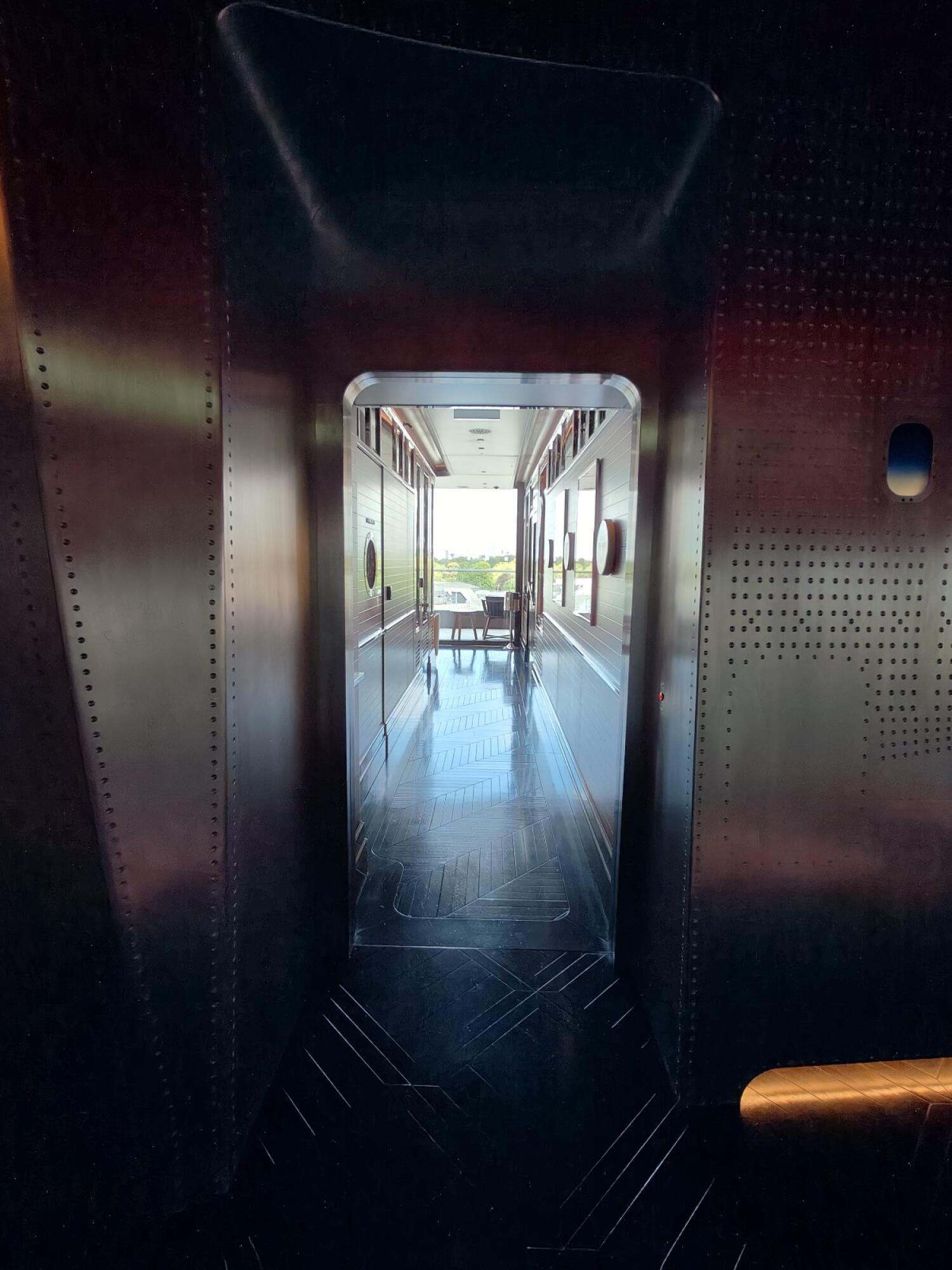 Indoor – Back or side space