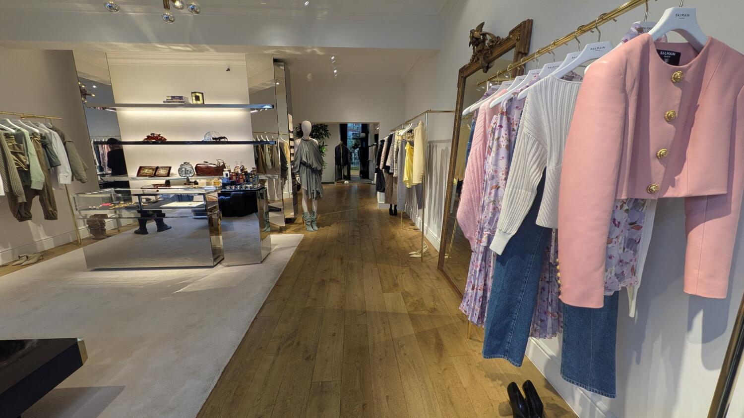 Indoor – Front space