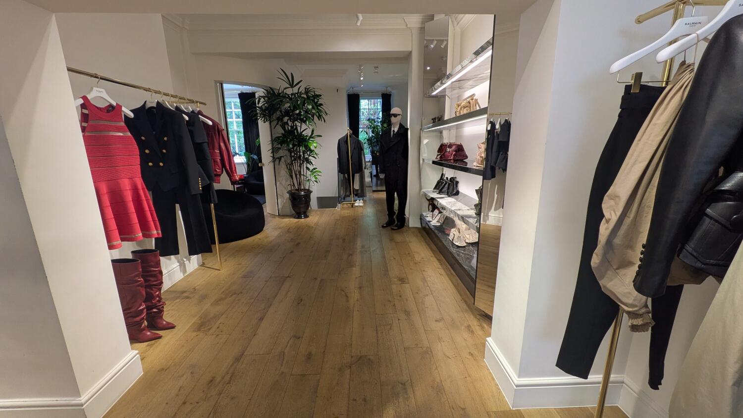 Indoor - Back space