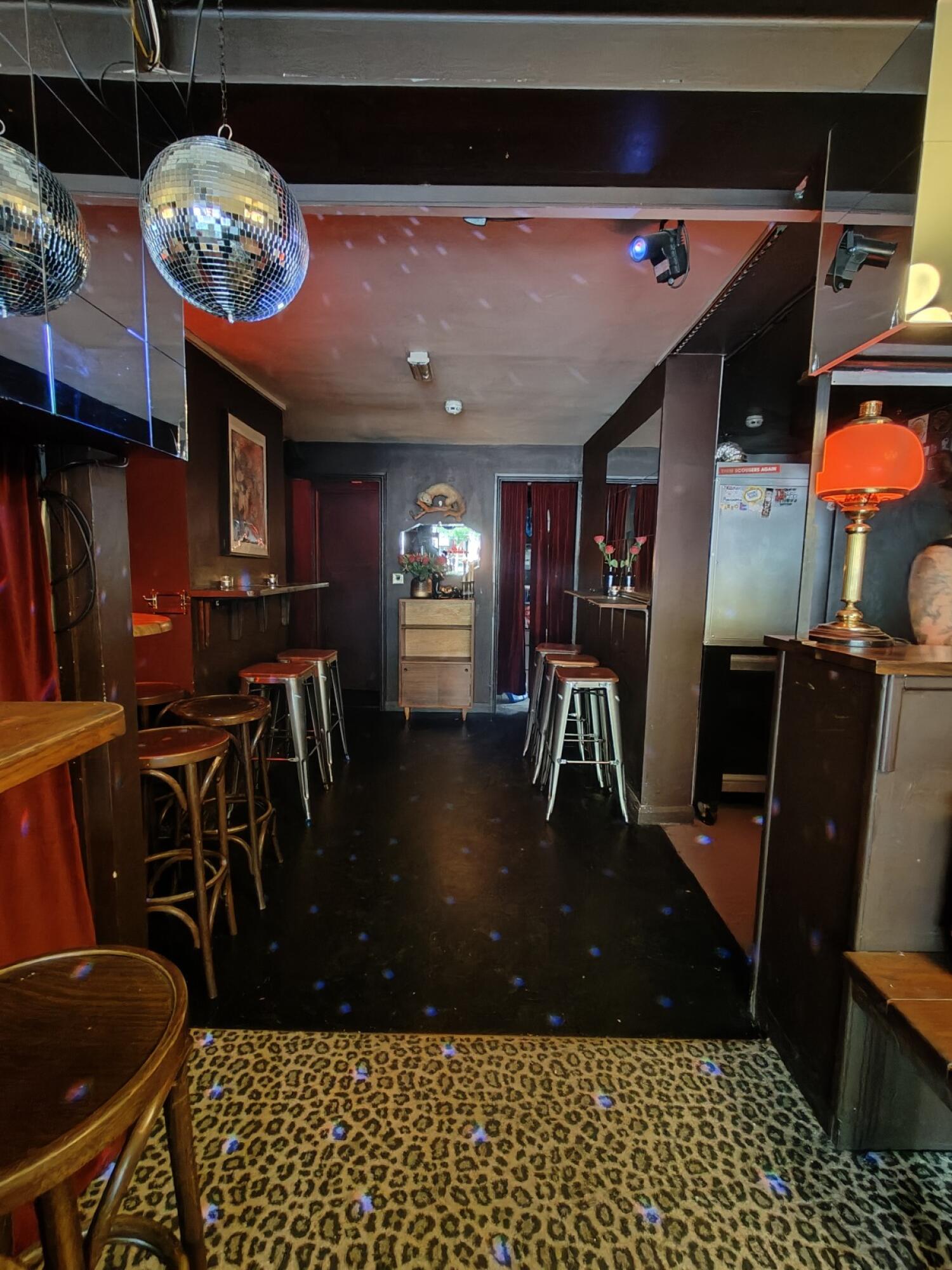 Indoor - Back space
