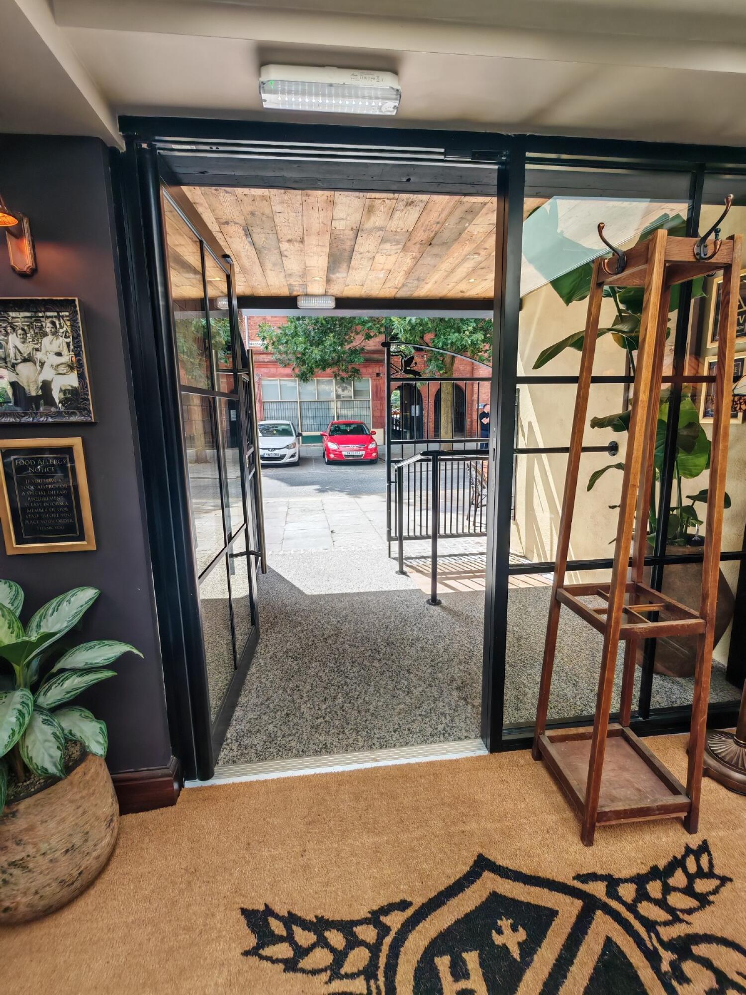 Indoor – Front space