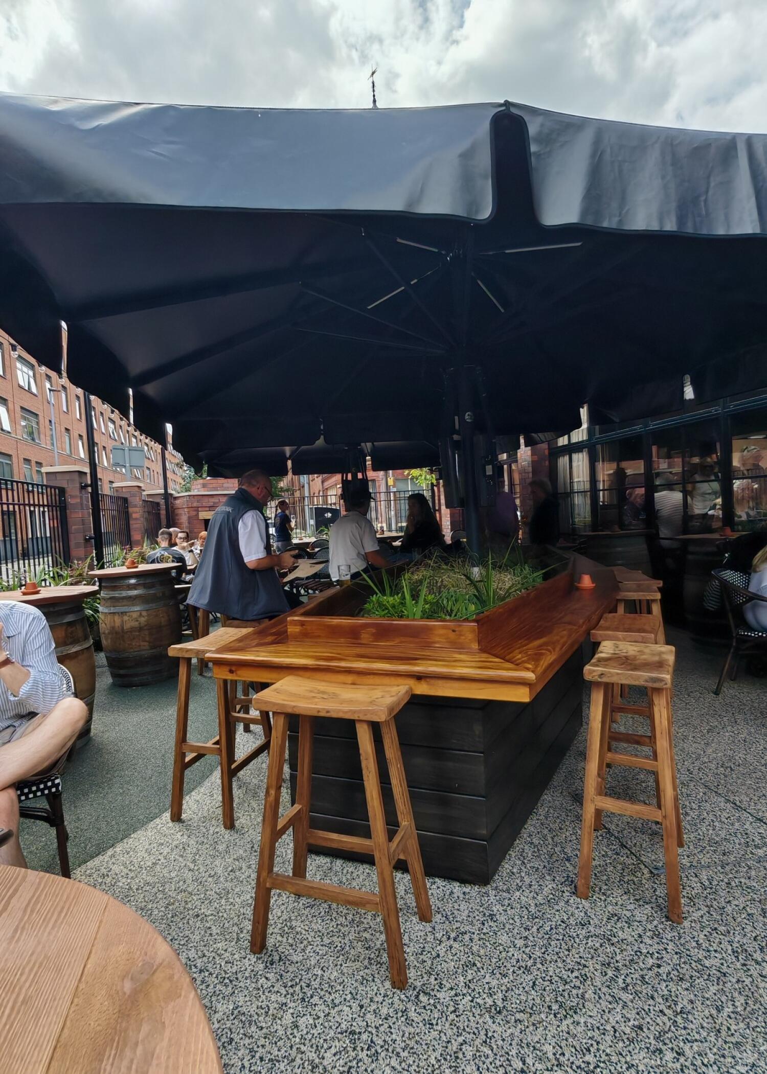 Outdoor - Side space