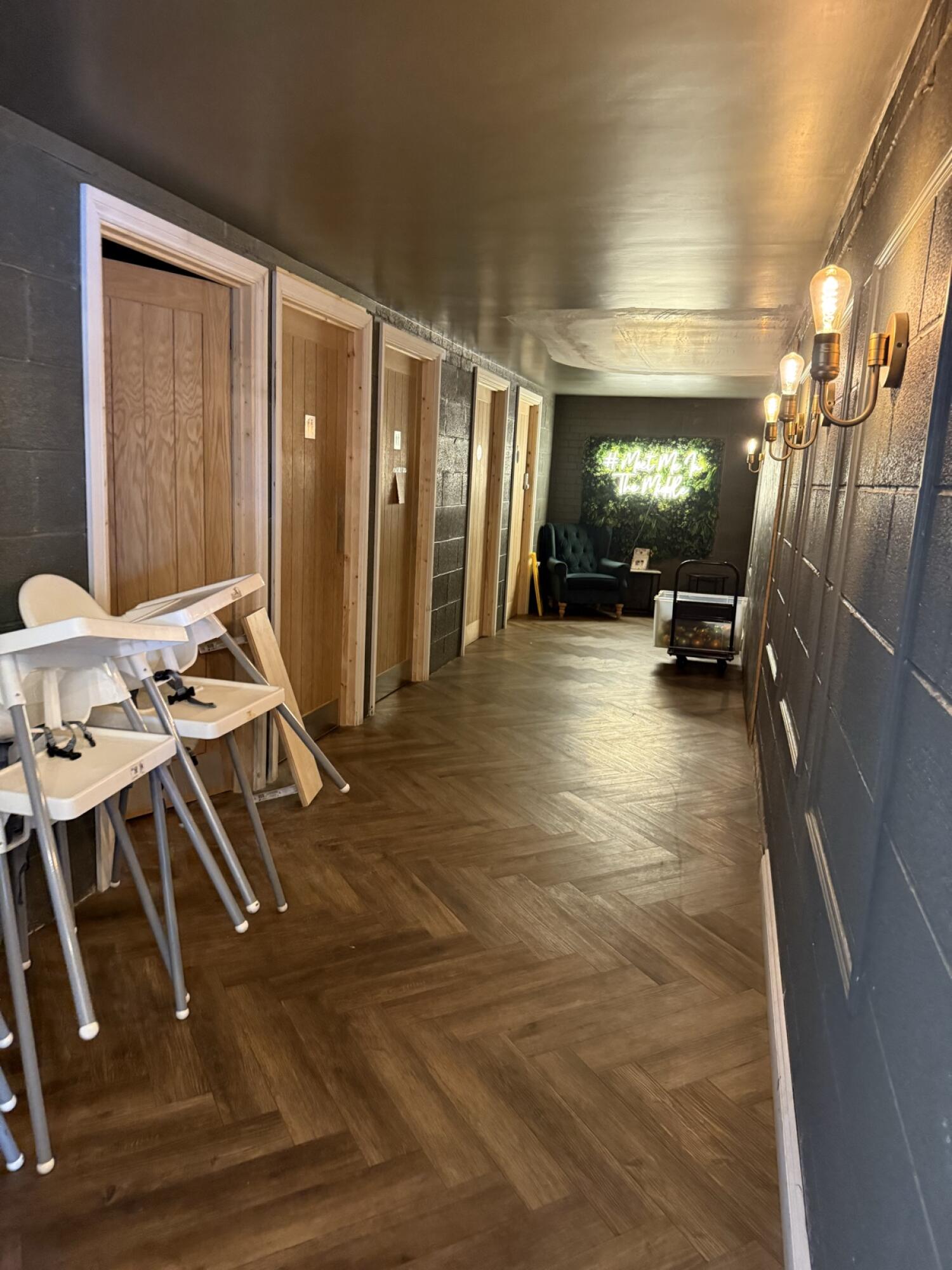 Non wheelchair-accessible bathroom