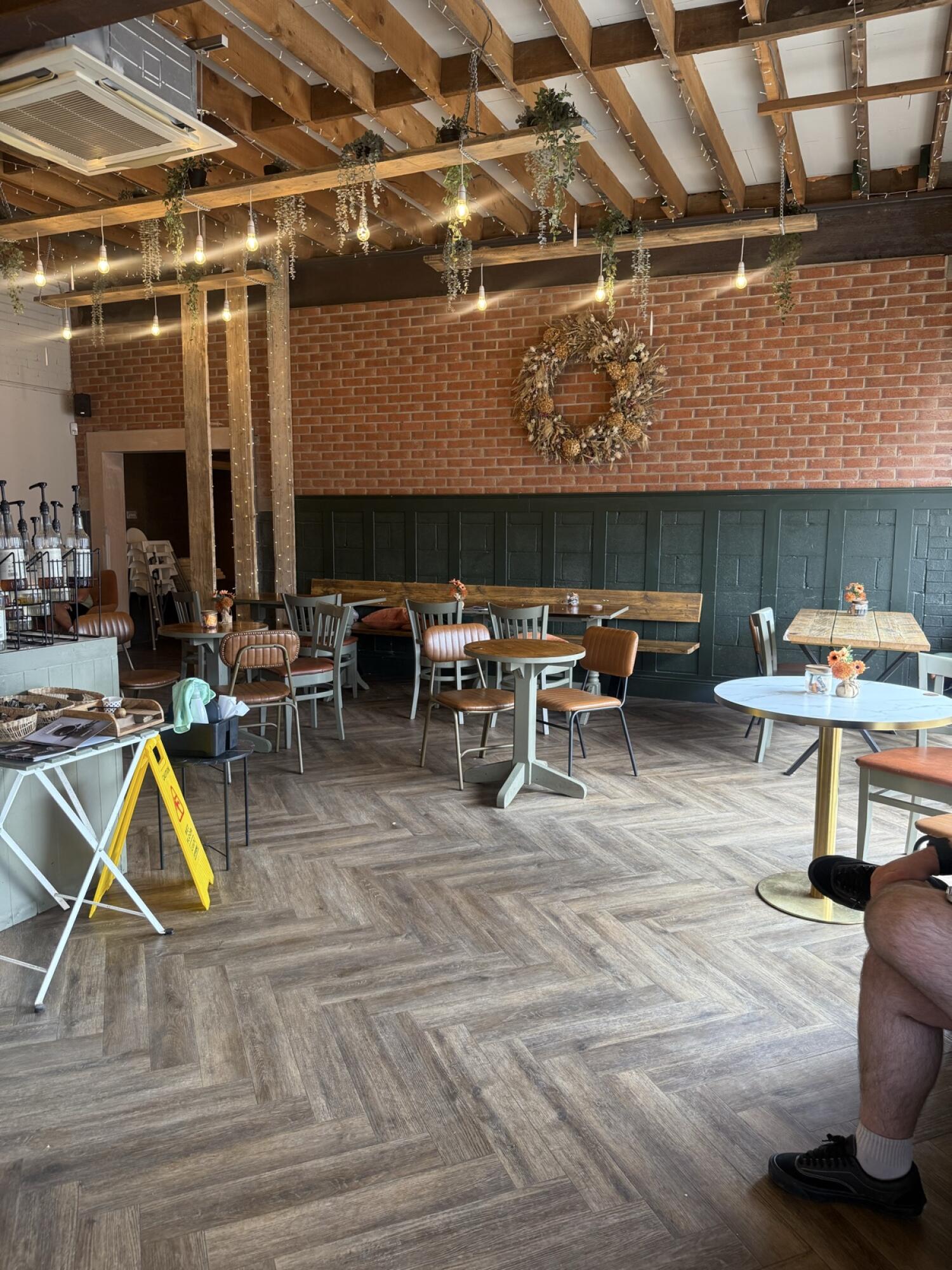 Indoor – Front space
