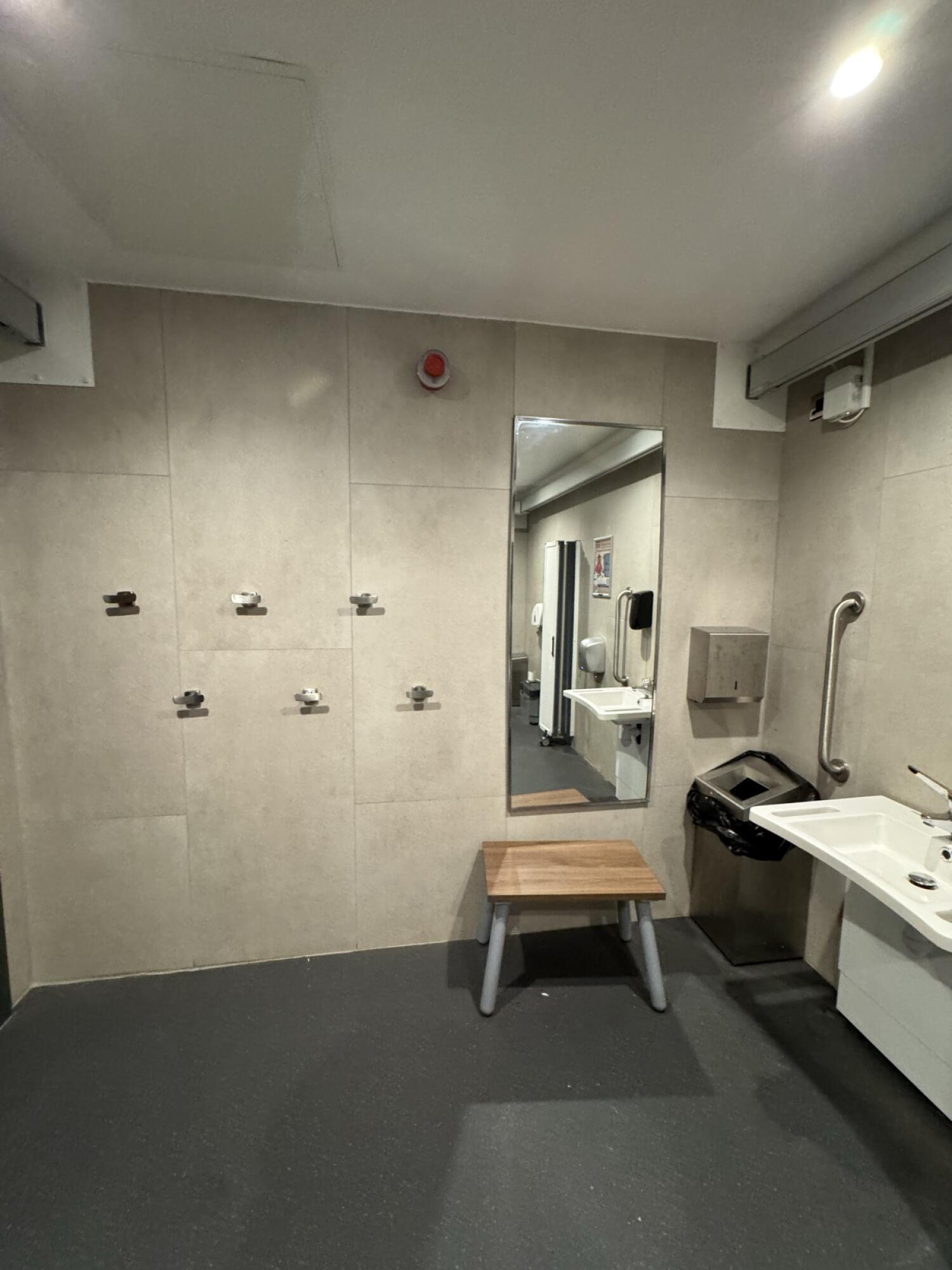 Sink on right wall.