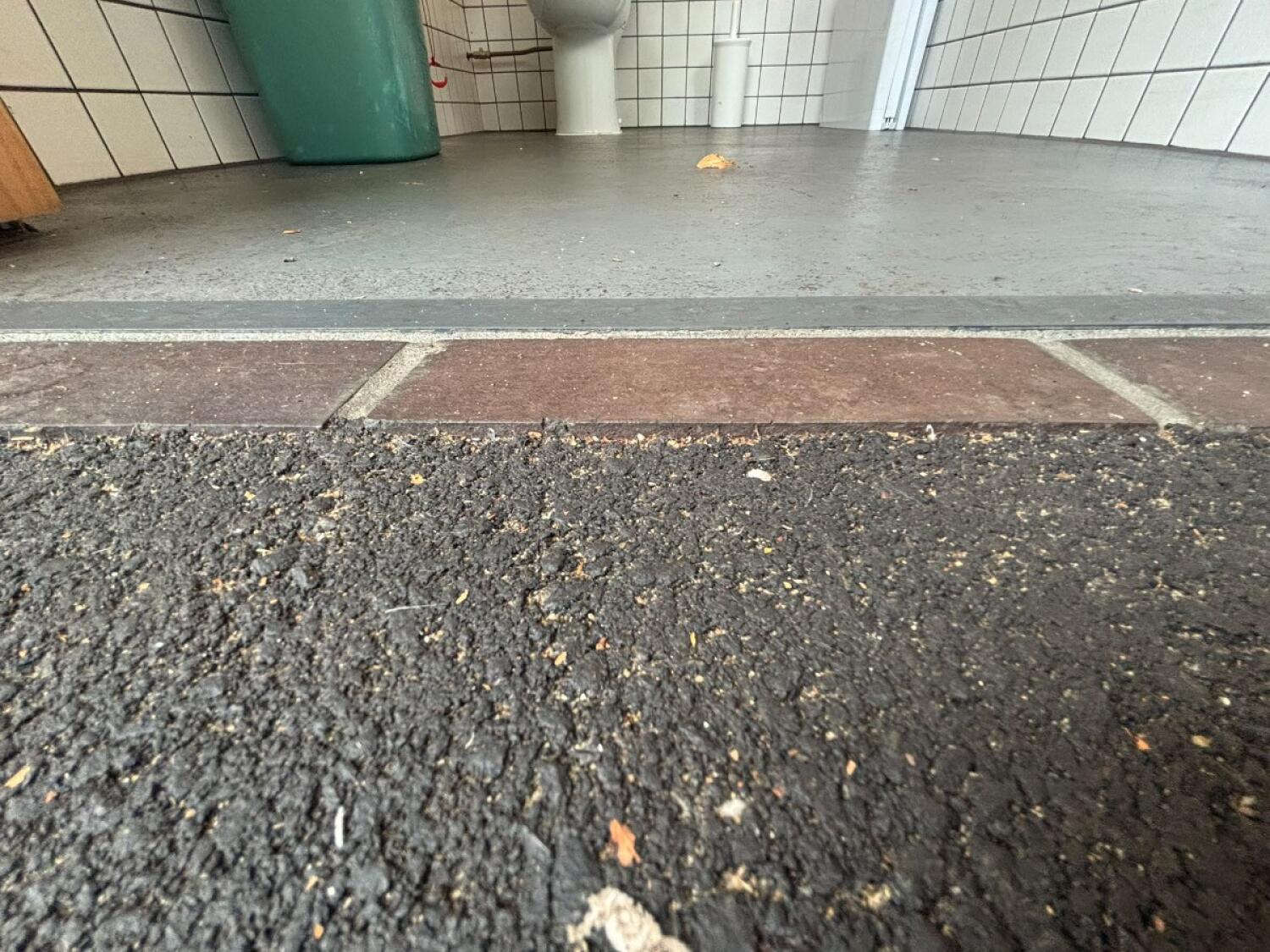 Small bump at foot of door.