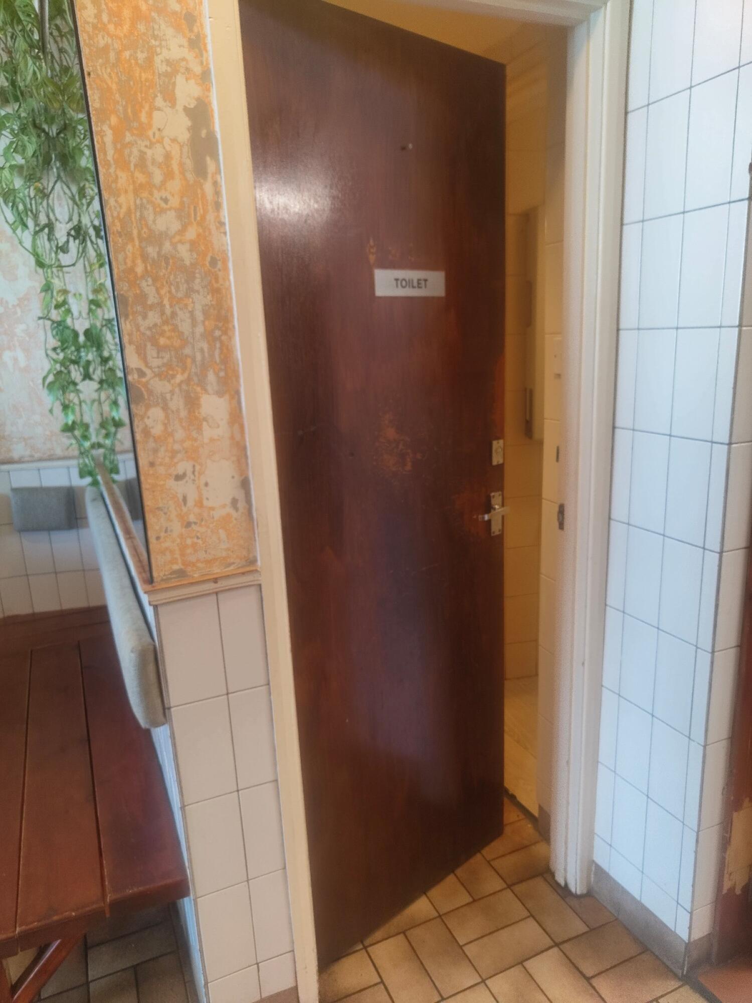 Wheelchair-accessible bathroom